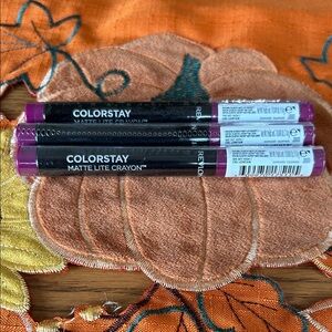 Revlon ColorStay Matte Lite Crayon Trio in 005 Sky High